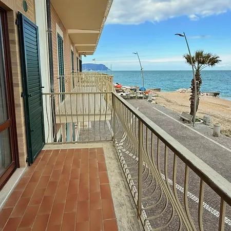 Apartament P056 - Porto Recanati, Comodo Trilocale Fronte Mare Porto Recanati