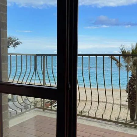 P056 - Porto Recanati, Comodo Trilocale Fronte Mare Porto Recanati